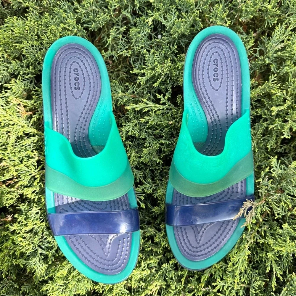 Crocs Colorblock Wedge Sandals Women's Size 9 Blue Shoes